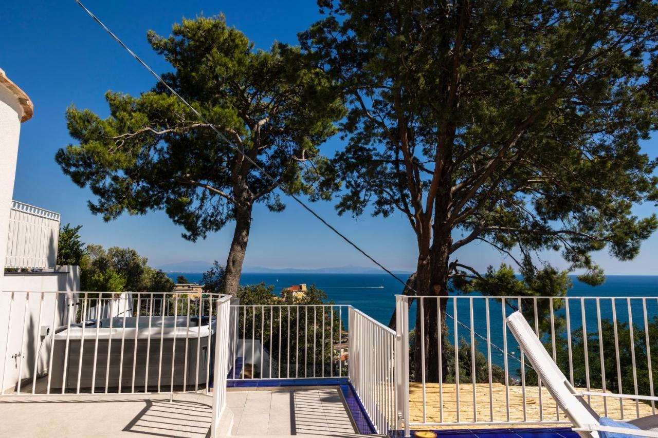 Decori Suites Amalfi Coast - Free Parking Vietri sul Mare Exterior photo