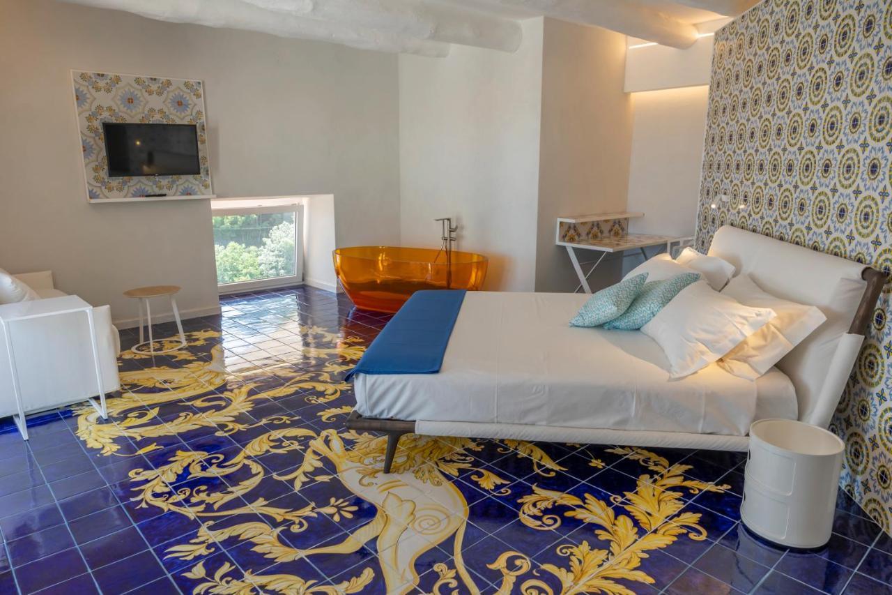 Decori Suites Amalfi Coast - Free Parking Vietri sul Mare Exterior photo
