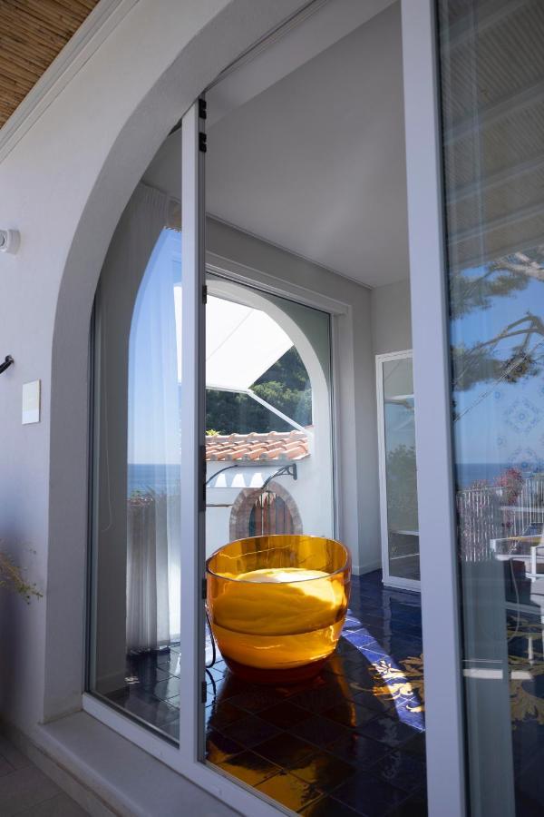 Decori Suites Amalfi Coast - Free Parking Vietri sul Mare Exterior photo